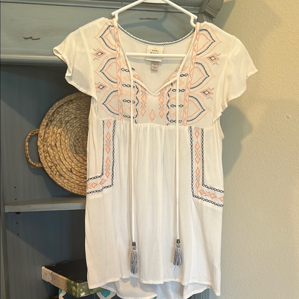 Knox Rose White Cap Sleeve Blouse with Bib Collar